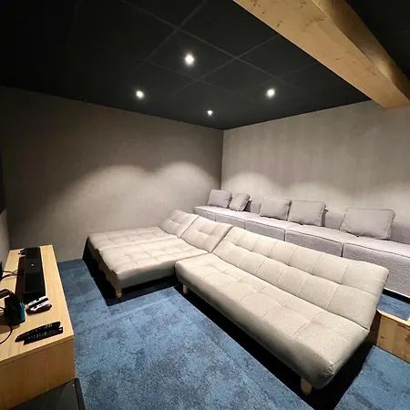 Chalet Neuf 12 Pers Au Pied, Cinema *